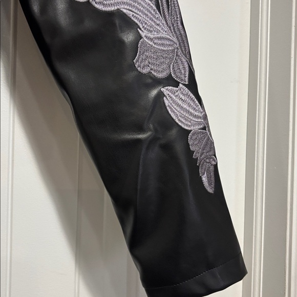 Ursine  Embroidered Women's Jacket Size Small . - Picture 2 of 12